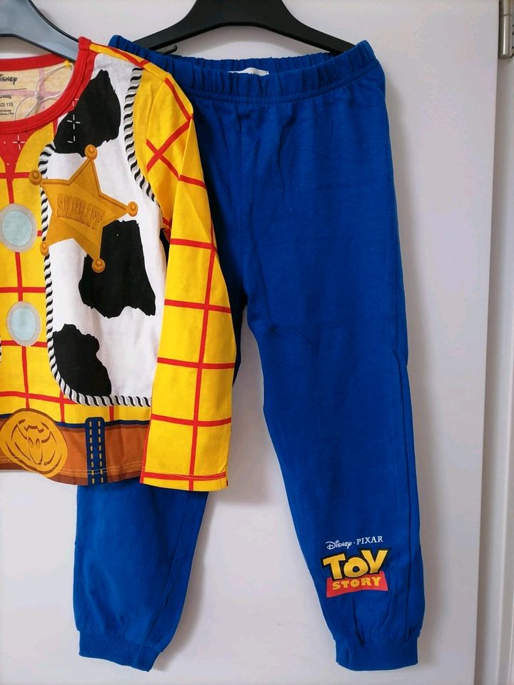 Jungen Schlafanzug Disney Toy Story Gr. 110 Neu! in Berßel