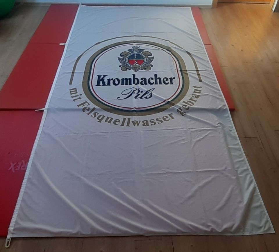Fahne, Hissflagge, Krombacher Pils,  Größe: 1,50 x 3,00 m in Bad Berleburg