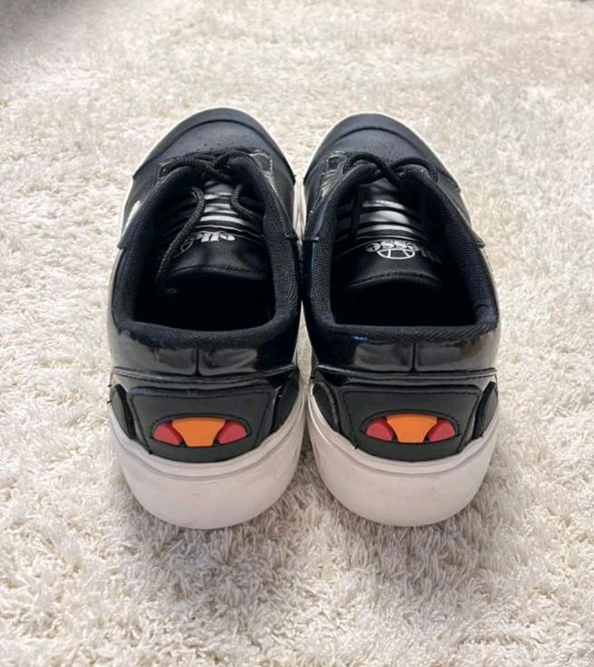 ELLESSE Damen Retro Sneaker Schnürschuhe Alzina schwarz Echtleder in Averlak