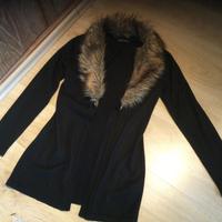 Leichte Strickjacke mit Fellkragen, Gr. 36 Bayern - Bad Aibling Vorschau