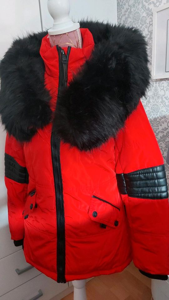 Warme Winterjacke Navahoo in rot Neu Gr. S in Dinklage