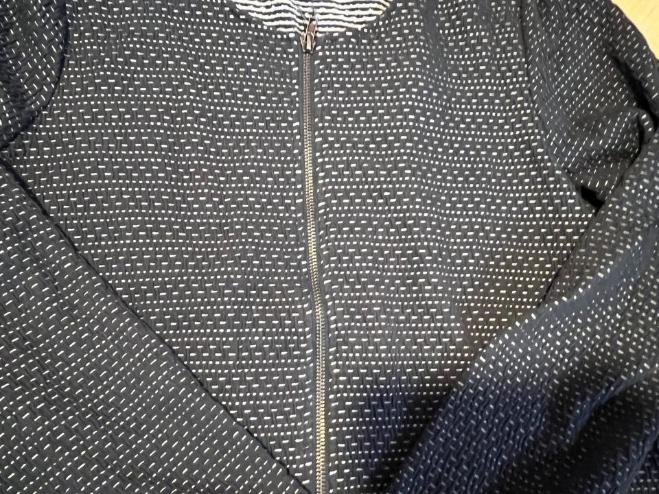 Weste blau 44/46 Reißverschluss Damen XL Jacke Ernstings Blazer in Niederfischbach