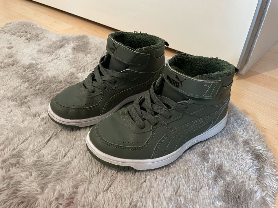 Puma schuhe  Größe 33 in Schorndorf