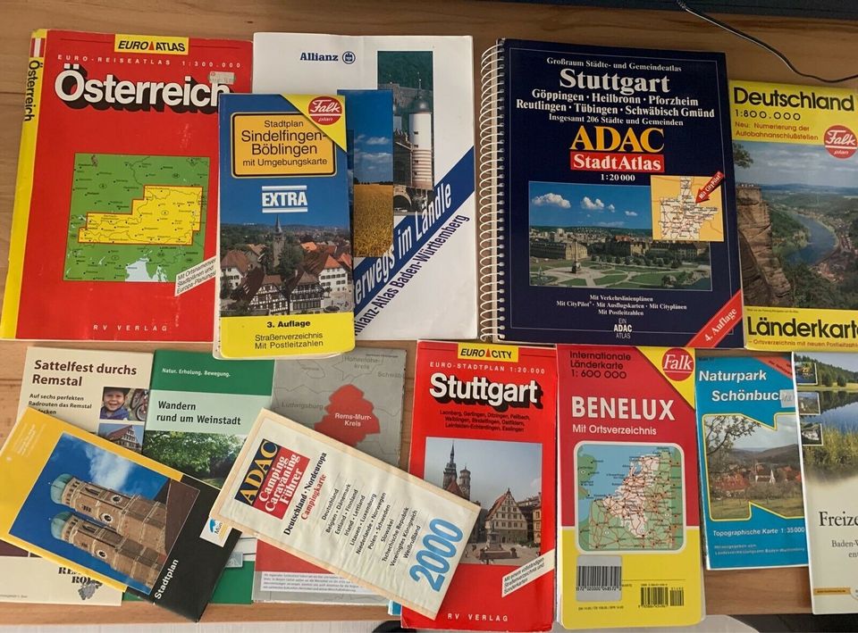 24 Karten, ADAC Stadt Atlas, Österreich, Ungarn,Benelux,Stuttgart in Korb