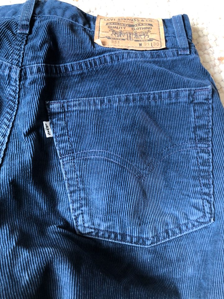 Levi’s Kordhose blau W31/L30 in Düsseldorf