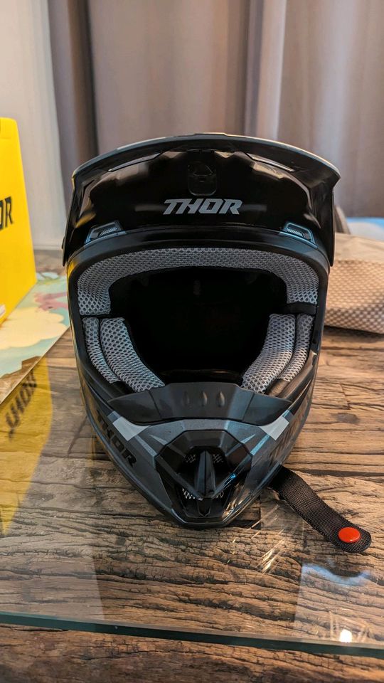 Thor Motocross Helm YS 47-48cm in Wassenberg