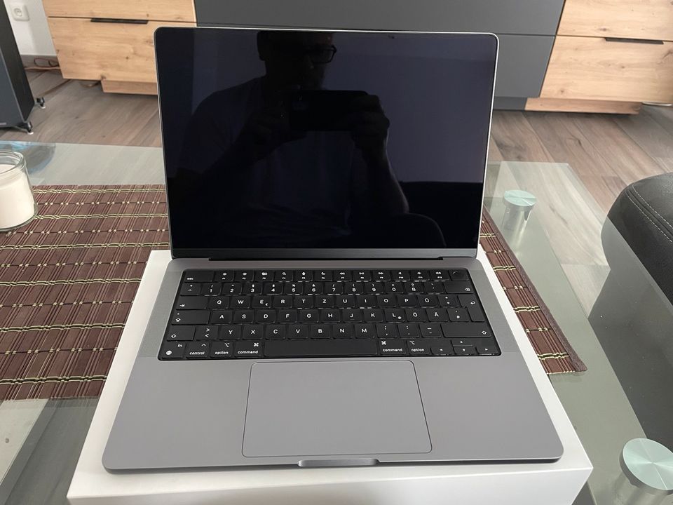 MacBook Pro 14“ M1 Pro 1TB. 16GB in Essen