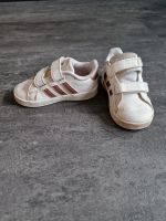 Adidas Sneaker mit Rosa Streifen Gr. 22 Nordrhein-Westfalen - Elsdorf Vorschau