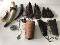 Diverse Mittelalter-Accessoires (Schnalle,Horn,Tasche,Schuhe...) Nordrhein-Westfalen - Kreuztal Vorschau