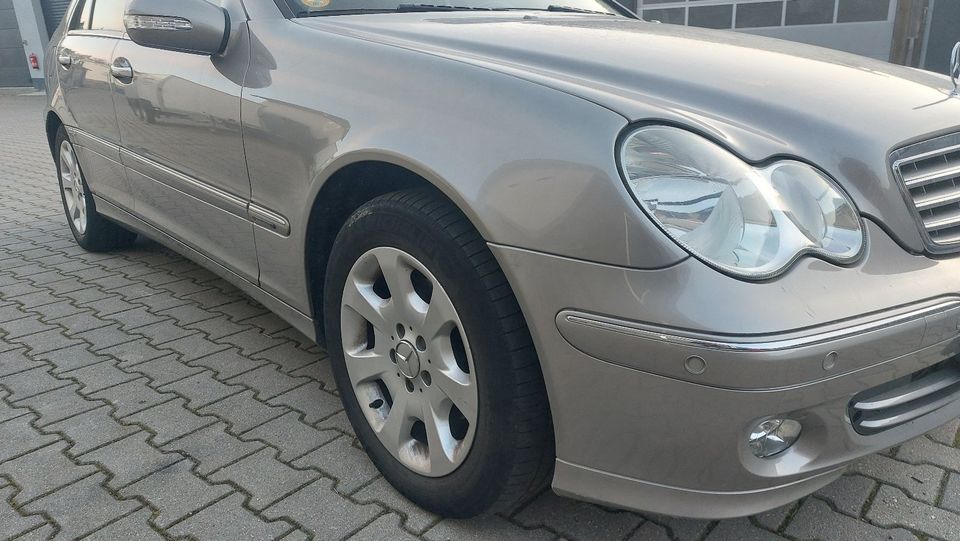 Mercedes W203 Facelift 220 CDI - TÜV NEU - WARTUNG NEU in Kulmbach