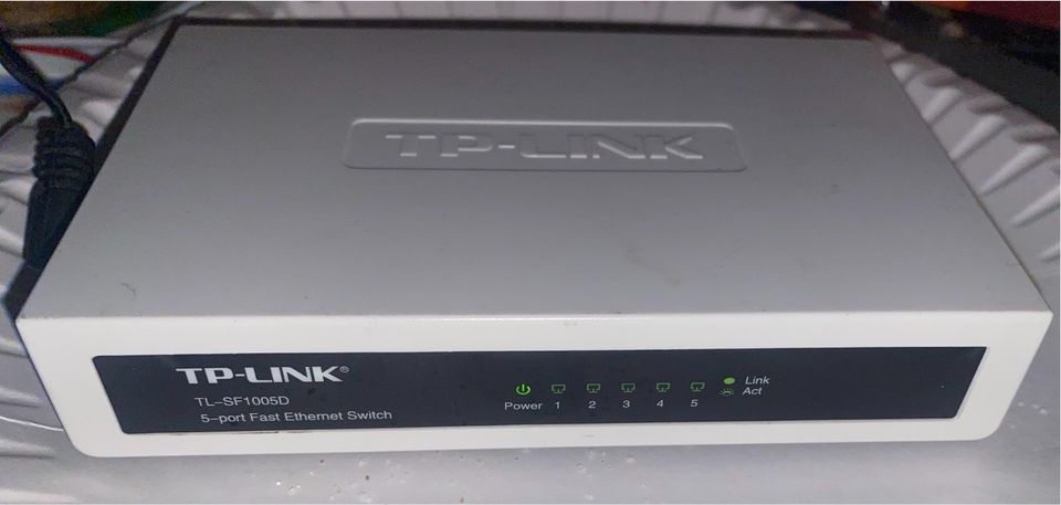 TP-Link TL-SF1005D 5 Port Switch mit Netzteil in Unterhaching