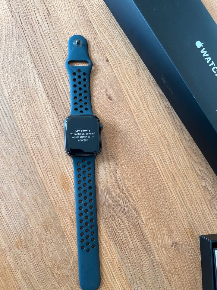 Apple Watch Nike SE 44mm, GPS und Cellular in Kiel