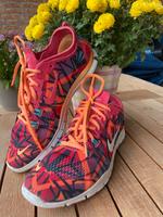 Coole Nike Sneaker Gr. 6,5 (40) Nordrhein-Westfalen - Lohmar Vorschau