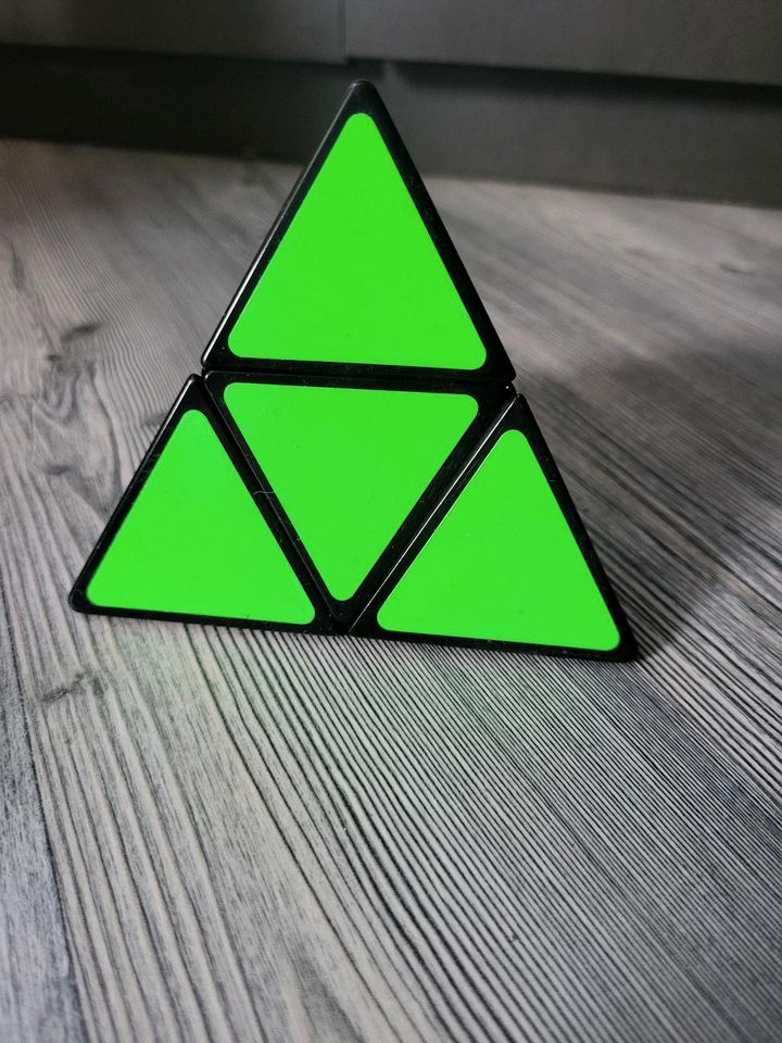 Rubix Cube Pyramide 2x2 in Schwanstetten