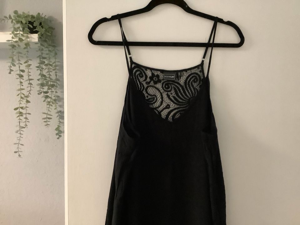 Bonprix Damen Kleid Strandkleid gr 46 schwarz in Köln