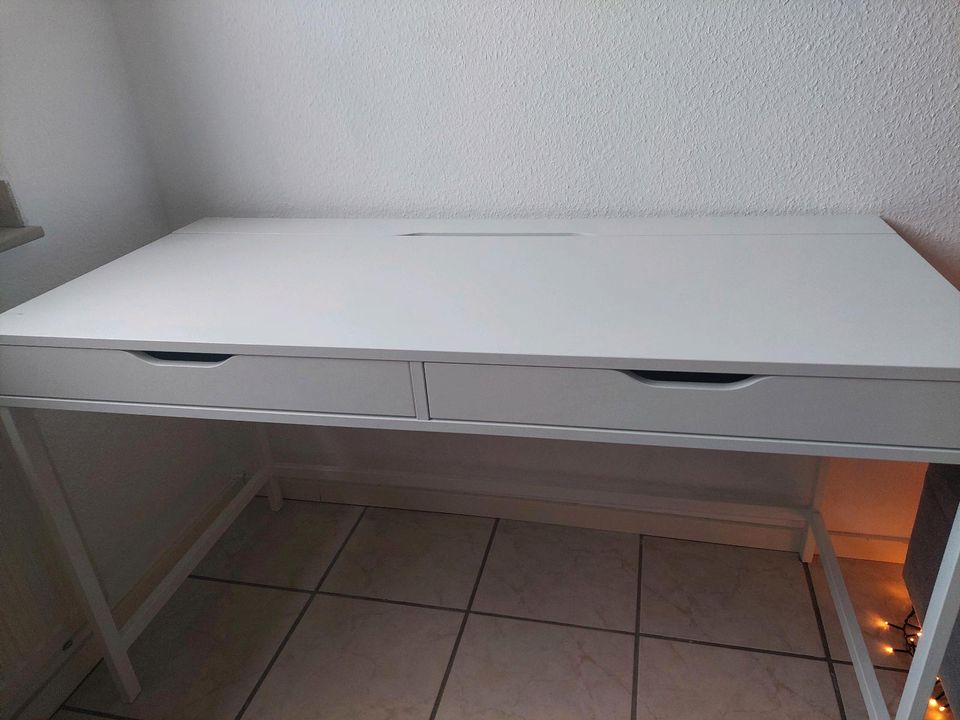 Top gepflegter ikea IKEA MICKE schreibtisch Tisch Schubladen in Alpen