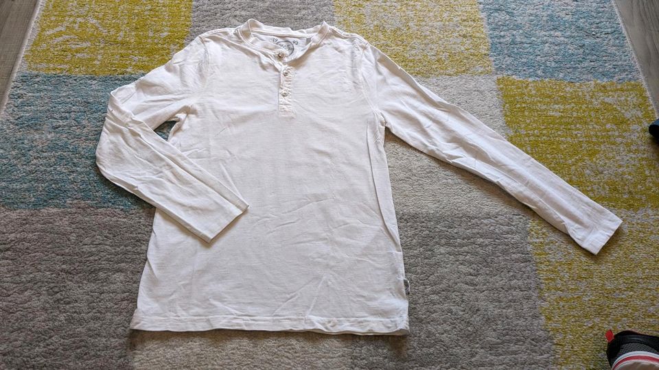 Langarmshirt gr 146-152 in Berlin