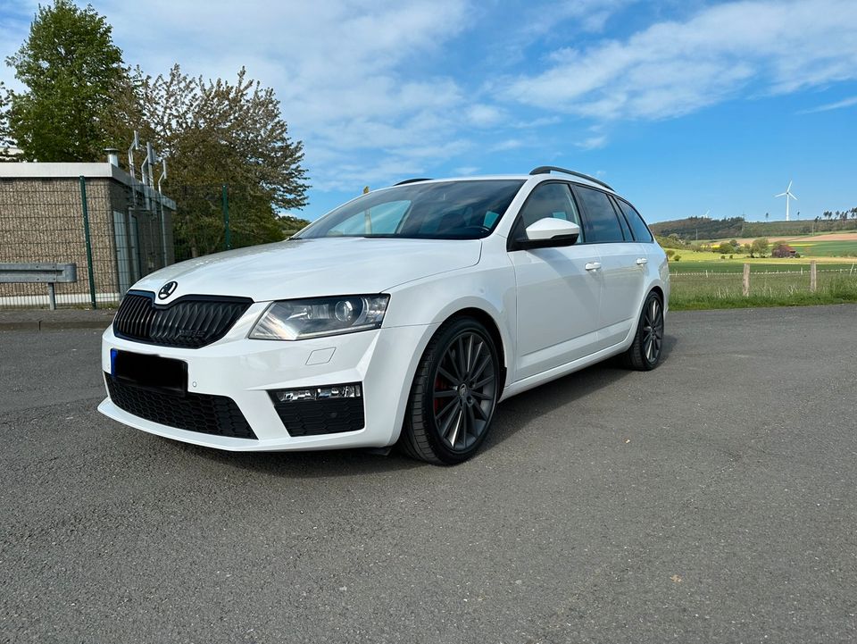 Skoda Octavia 2.0 TSI DSG RS Kombi RS Autogas Lpg in Brilon