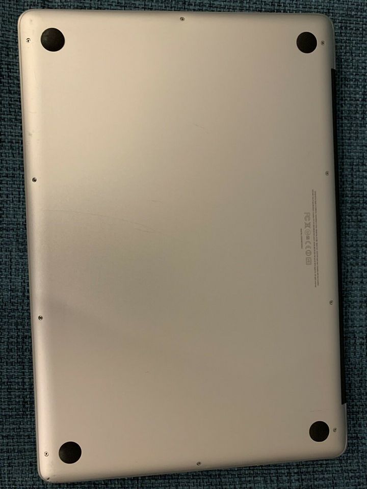 MacBook Pro 15“ i7 4gb 256gb in Rinteln