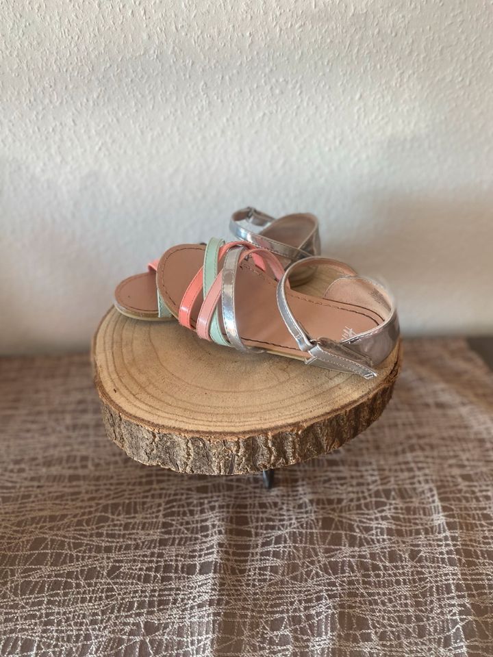 H&M Sandalen Mädchen Silber Rose 28 schick festlich in Berlin