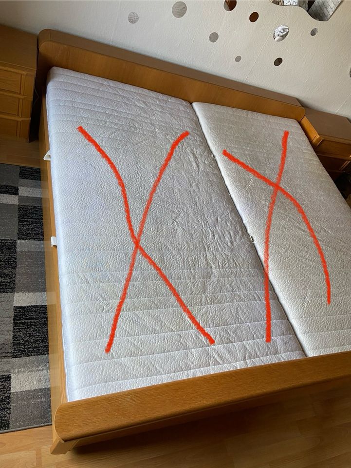 Massiv Bett zu verschenken Ohne Matratzen in Herne