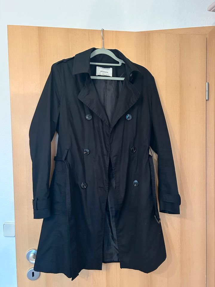 Stradivarius Trenchcoat Schwarz Größe L in Oberhausen