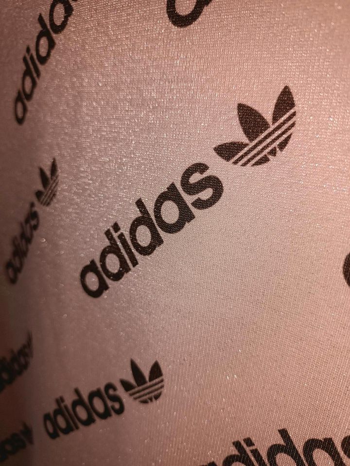 Adidas Glitzer Kleid Neuwertig in Großalmerode