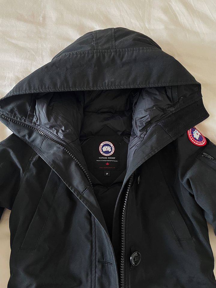 Canada Goose Montebello Parka Daunen Jacke S in Köln