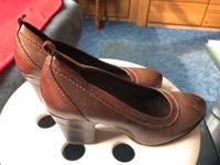 Damenschuhe, Pumps, Trichteabsatz, Größe 37 Berlin - Marzahn Vorschau