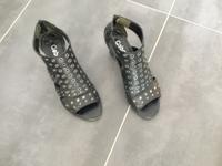 Damenschuh von Gabor mit Nieten, sehr besonders,Gr. 37, schwarz Bayern - Obernburg Vorschau