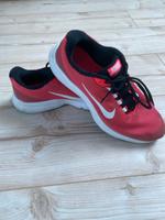 Nike Runnallday Laufschuhe Turnschuhe Größe 9 / 40,4 Hessen - Büttelborn Vorschau