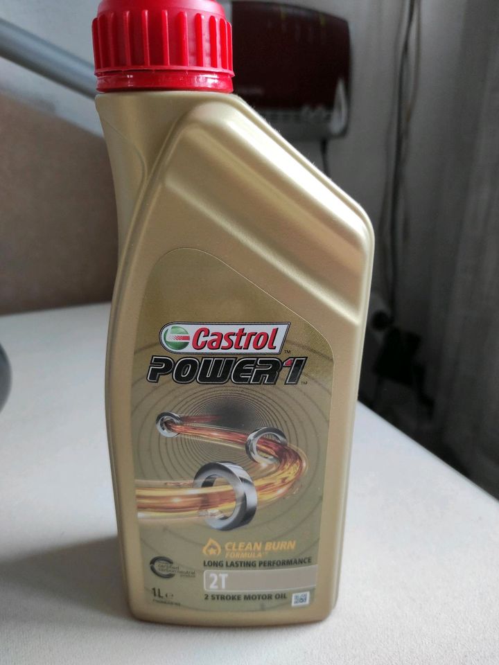 Zweitakt Power 1 Castrol Öl 2T 2-Takter Öl Neu in Berlin