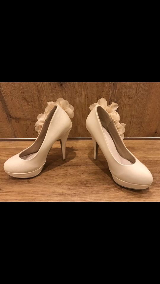 High Heels Pumps Hochzeitsschuhe Brautschuhe Beige Creme in Wolfsburg