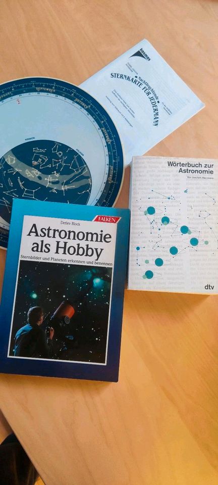 Bücher Astronomie Sternkarte Urlaubs Züge  Buch in Nürtingen