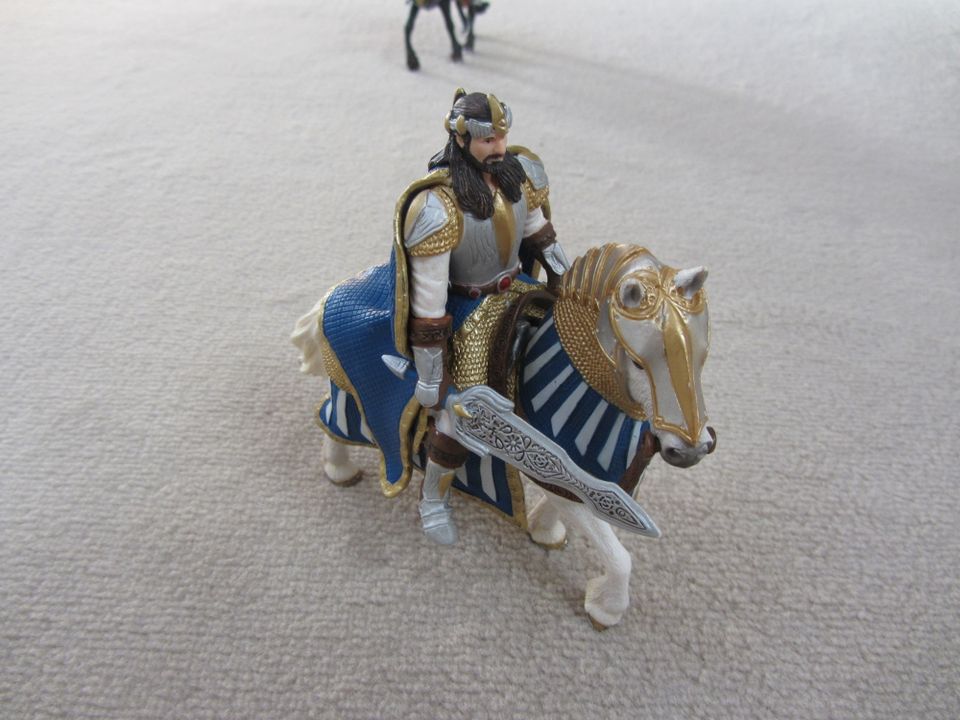 Schleich 70119 Eldrador: Greifenritter König zu Pferd in Dresden