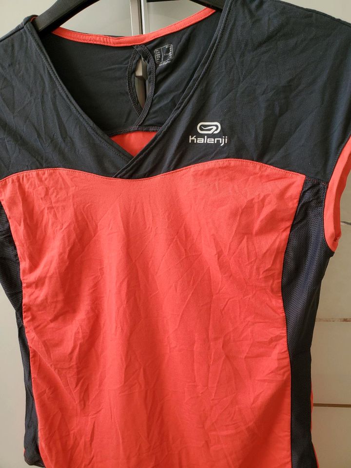 Kalenji Sportshirt Damen Gr.40 schwarz korallenrot Neuwertig in Beeskow