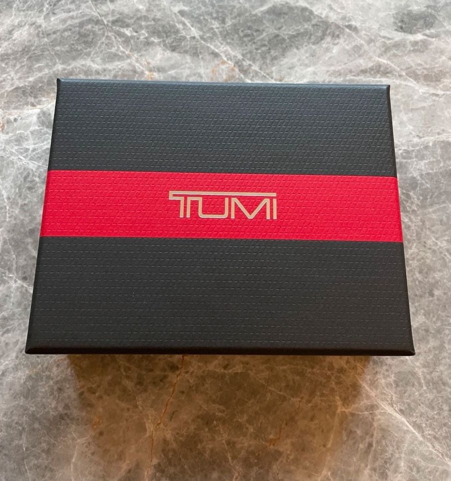 Tumi Kartenetui Portemonnaie card holder Leder leather Nassau neu in Berlin