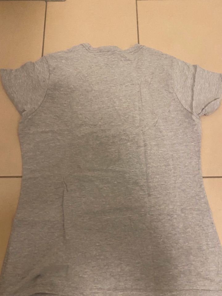 Damen Tshirt Gr. L wie M in Adelsdorf