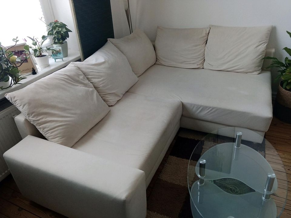 Couch in Creme/Hellbeige in Hamburg