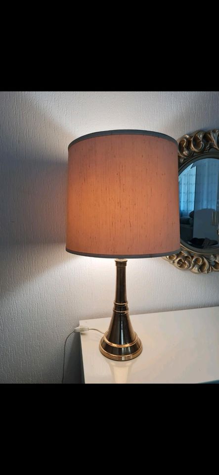 Sehr schöne Tischlampe/ vintage / chic / edel in Gießen