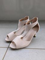 Hohe Schuhe mit T-Riemen Baden-Württemberg - Sinzheim Vorschau