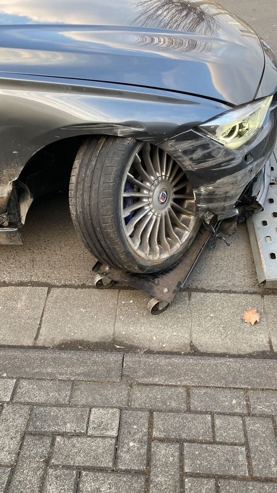 Kostenlose Abholung von Defekten Autos Schrottplatz kostenlos in Langenhagen