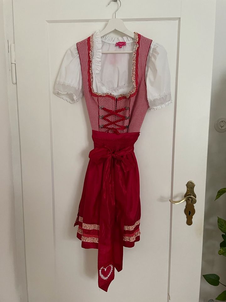 Krüger Dirndl rot mit Bluse Gr. 36 in Ditzingen