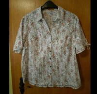 Bluse C&A mit Blumen und bestickt Gr. 50 Thüringen - Hohes Kreuz Vorschau