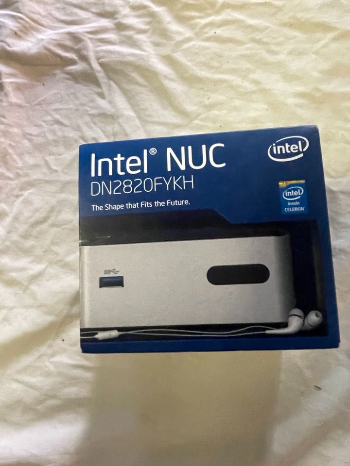 Intel Nuc Mini PC 320 GB Festplatte 6 GB Speicher in Bad Sassendorf