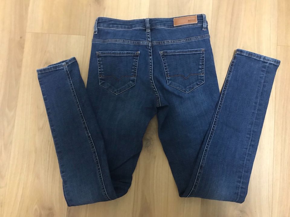 Hugo Boss Jeans J20 , 26/32 Gr. 34/36 XS/S in Stuttgart