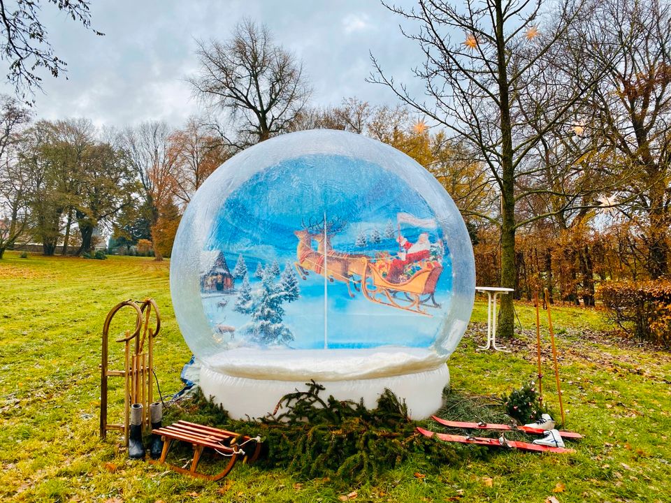 Baby Reveal Party - XXL Schneekugel - Weihnachtskugel Snow Globe in Weinböhla