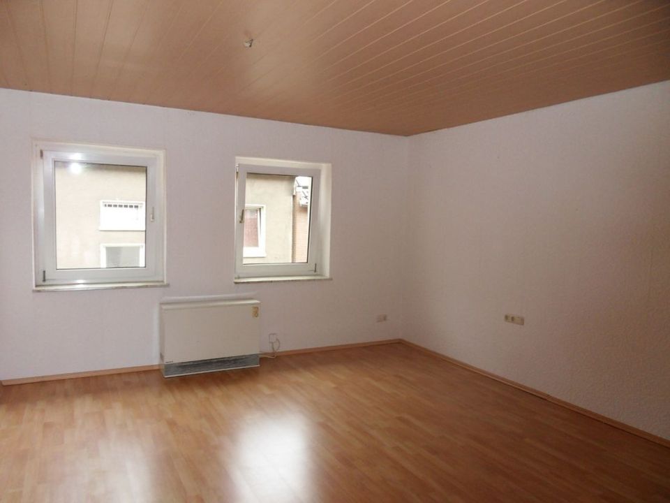 3 R.-Maisonette - Whg.,100 qm, Balkon, Laminat für 620 EUR + NK in Mülheim (Ruhr)