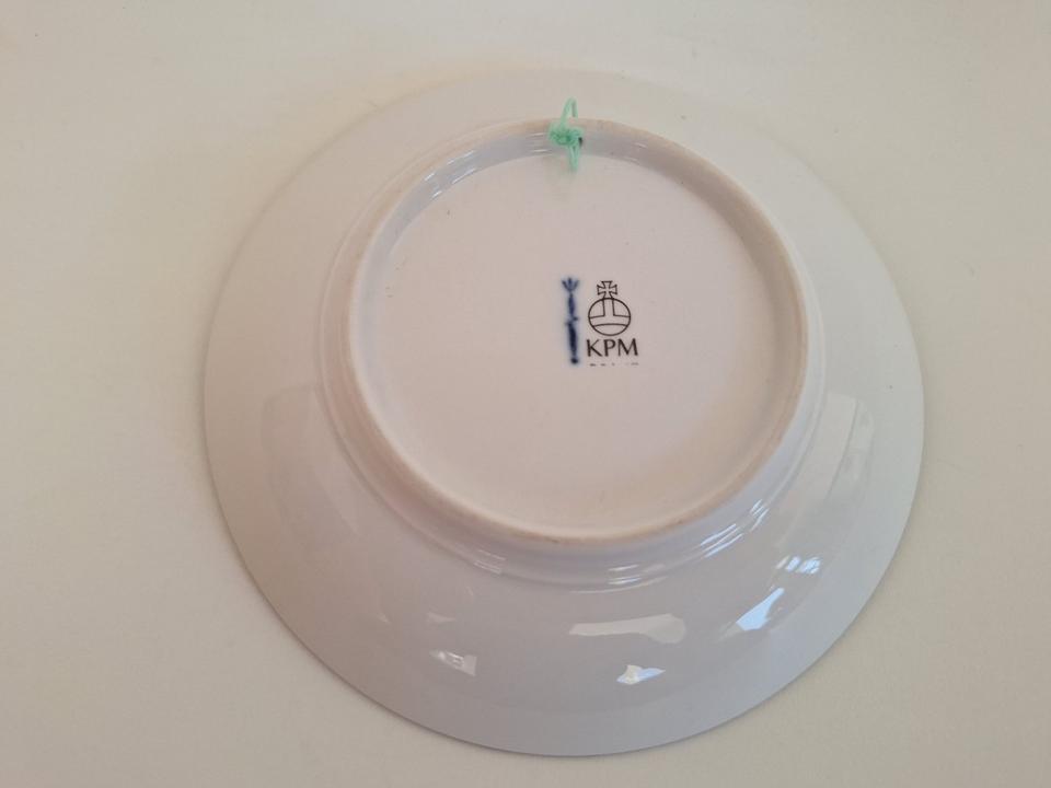 KPM Berlin Urbino Teller / Wandteller Platinrand Edition 1. Wahl in Bonn