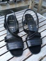 Ara Elegance Sandalen schwarz Leder 9,5 41 Brandenburg - Falkensee Vorschau